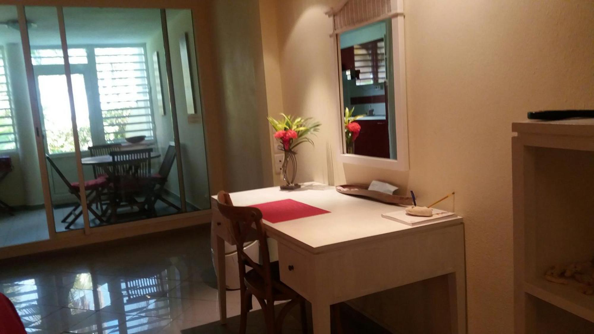 Residence De La Vielle Tour - Studio Particulier Vue Mer เลอโกซิเยร์ ภายนอก รูปภาพ